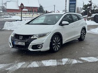 honda civic tourer 1.8 elegance navi (automata) / mo.-i / 1. tul. / valós km / végig vez. szk. / nagyon megkímélt állapotban