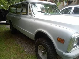 chevrolet suburban 1/2 ton 4wd