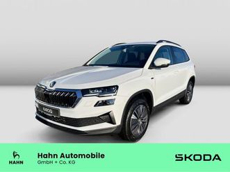 skoda karoq tour 1,5tsi dsg navi led ahk acc pdcvh shz