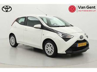 toyota aygo 1.0 vvt-i x-play | origineel nl | apple carplay / android auto | airco | camera | bluetooth | elektrische ramen voor