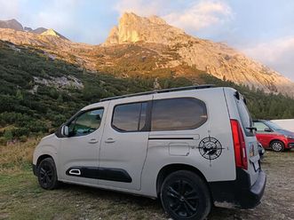 citroën berlingo produžen xl pouzdan, štedljiv, zahvalne bež boje uz dodatno zatamnjena stakla.