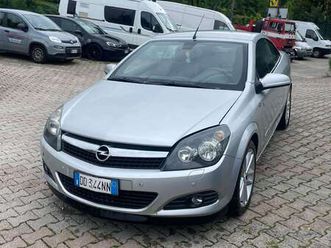 astra iii 2004 twintop twintop 1.9 cdti cosmo 6m