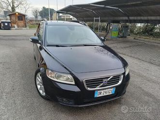 volvo v50 3600€