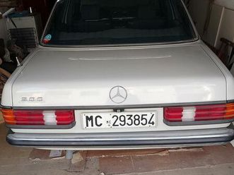 mercedes 200 w123 benzina