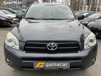 toyota rav4 2,2 nová spojka + 1.majitel !!