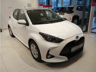 toyota yaris 1.5 hybrid comfort e-cvt ajándék téli kerék szettel
