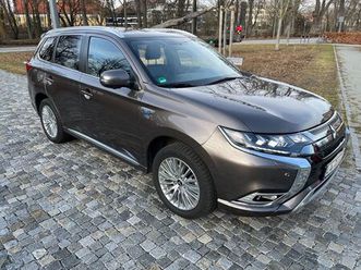 mitsubishi outlander 2.4 mivec plug-in hybrid 4wd plus ...