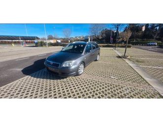 toyota avensis 2.2 d4d station con gancio traino