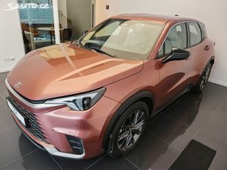 lexus lbx elegant tech