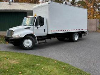 2009 international 20’ box truck