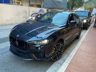 levante 3.8 v8 bi-turbo 580 trofeo