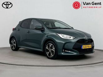 toyota yaris 1.5 hybrid 115 dynamic | dodehoek | parkeersensoren voor/achter | stoelverwarming | stuurverwarming | apple carplay / android auto | navigatie | le