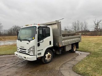 2017 isuzu nrr. dump