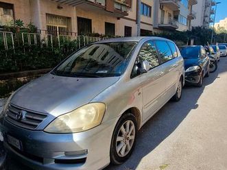 avensis verso d-4d 2003 7 posti