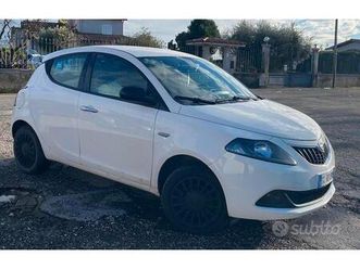 lancia ypsilon hybrid