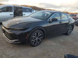 toyota crown 2.5 xle