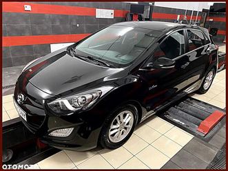 hyundai i30 blue kombi 1.6 gdi yes gold