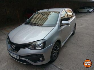 etios 2018 unica mano