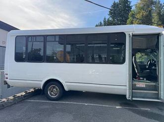 2006 24 passenger bus