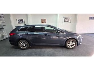 hyundai i40 1.7 crdi style automatik pdc tüv 06/2027