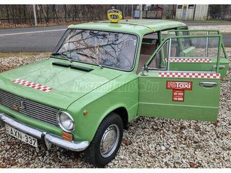 lada 2101 restaurálatlan nagyon gondosan megőrzött ma már ritka kombi főtaxi jelmezben