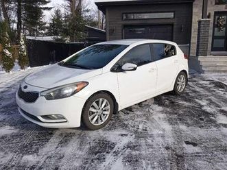 kia forte 5 manuelle 6 vitesses full équipé tres propre intérieure comme neuf