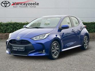 toyota yaris iconic hitech pack gps cam sens v a