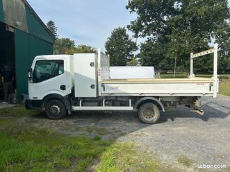 nissan nt400 benne 3,5t – 2017 – diesel – prêt à travailler