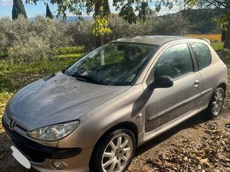peugeot 206 s16 16v gti de 2000 avec 110 000 km au compteur. prête à rouler