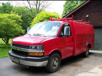 chevy 3500 box truck - low miles