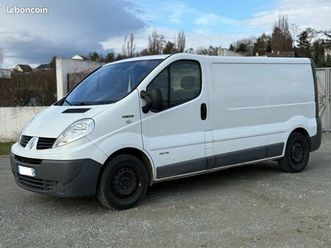 renault trafic l2h1 2l dci 115cv 3 places moteur à chaîne