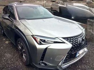 ux 2019 250h 2.0 premium 2wd cvt