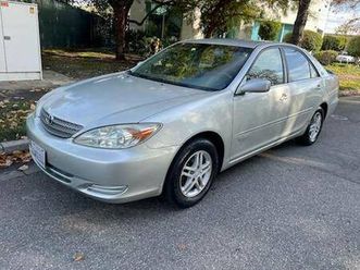 toyota camry le ****ultimate commuter/runs and drive good****