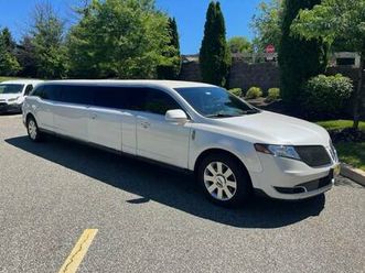 2013 lincoln mkt limousine