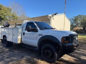 2006 ford f-550 super duty 4x2 2dr regular cab 140.8 200.8 in. wb