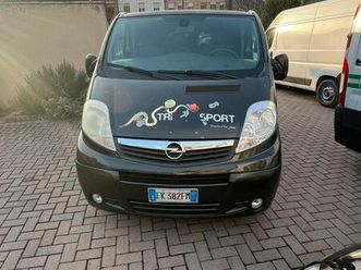 vivaro 2.5 150cv passo lungo gancio traino 9 posti