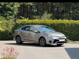 toyota avensis * нов внос* , 1, 8 кожен салон, ръчни скорости