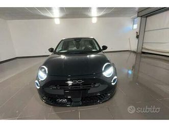 fiat 600 hybrid 110 cv dct mhev la prima