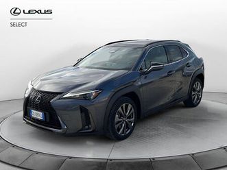 lexus ux 300h 2.0 f-design 4wd cvt del 2024 usata a ragusa