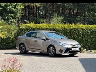 toyota avensis * нов внос* , 1, 8 кожен салон, ръчни скорости