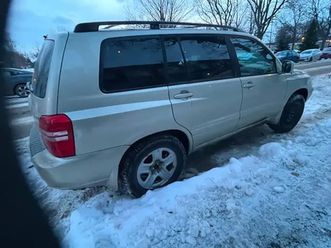 toyota highlander 4wd a1 2003 $3700 bon état propre