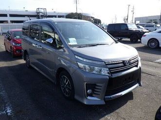 2015 toyota voxy 1.8 hybrid