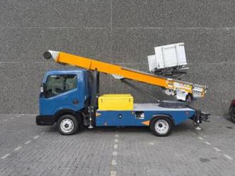 ② nissan nt400 bocker hl27/1-6lh — camionnettes & utilitaires — 2ememain