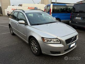 volvo v50 2.0 d 163 cv kinetic