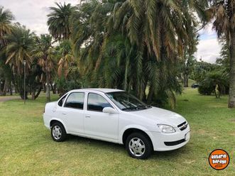 impecabilisimooo!!! unico dueño chevrolet corsa classic ls, nafta 1.4, año 2016, aire acondicionado, dirección hidráulica, abs, air bag, cd, permutaria  cont