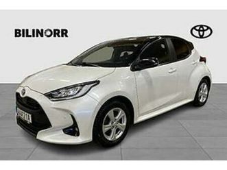 toyota yaris hybrid 1,5 5d style bi-tone, jbl, säkerhetspaket | vinterh...