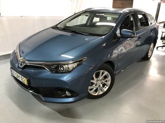 toyota auris touring 1.8 hybrid outubro/15