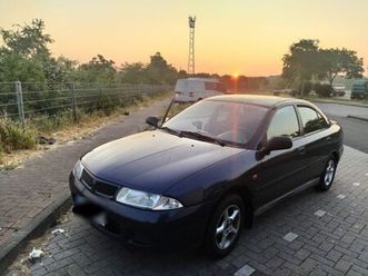 mitsubishi carisma 1.6 metallicblau (schrä...