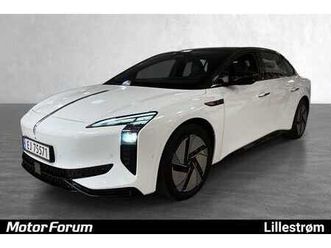 111 kwh / 619 hk / 4x4 / 3,5 sek 0-100kmh