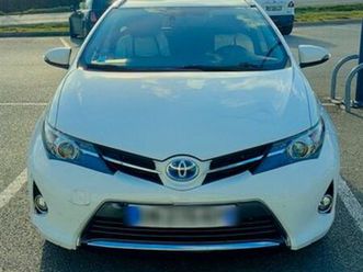 toyota auris touring - 2015 - 161500 km
